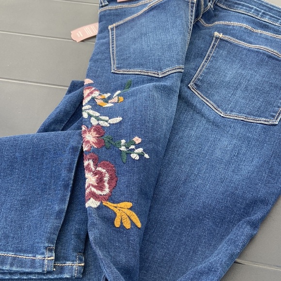 Floral Embroidered Mid-Rise Ankle
Skinny Jeans Knox rose new - Picture 4 of 6